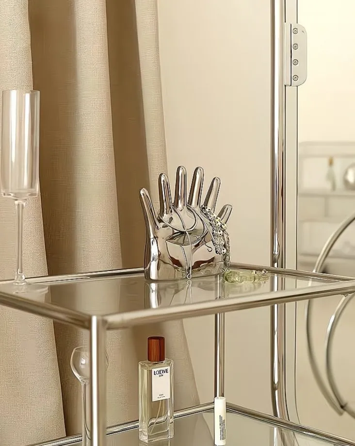 6 Fingers Eclectic Accessories Holder