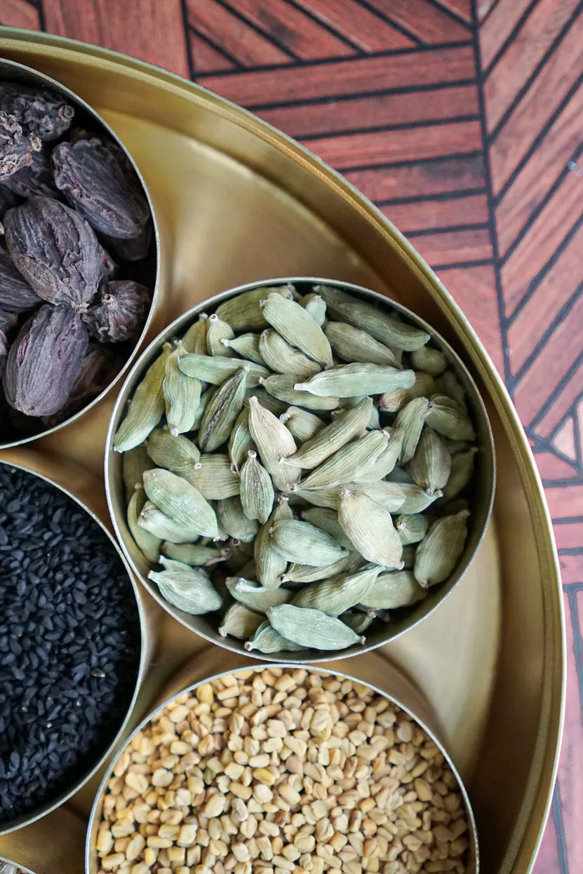 Cardamom Green. Certified Organic
