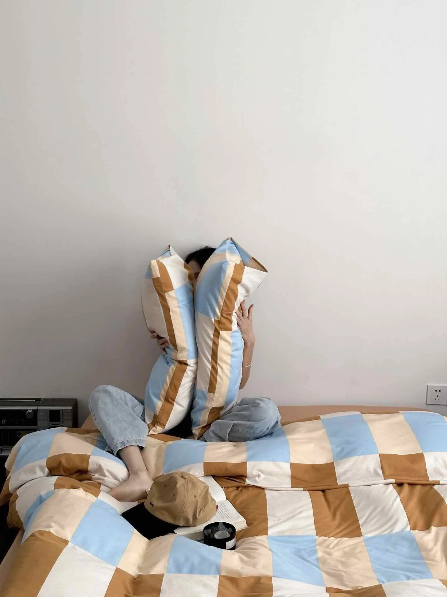 Dopamine Checker Duvet Set With Pillowcases & Fitted Sheet