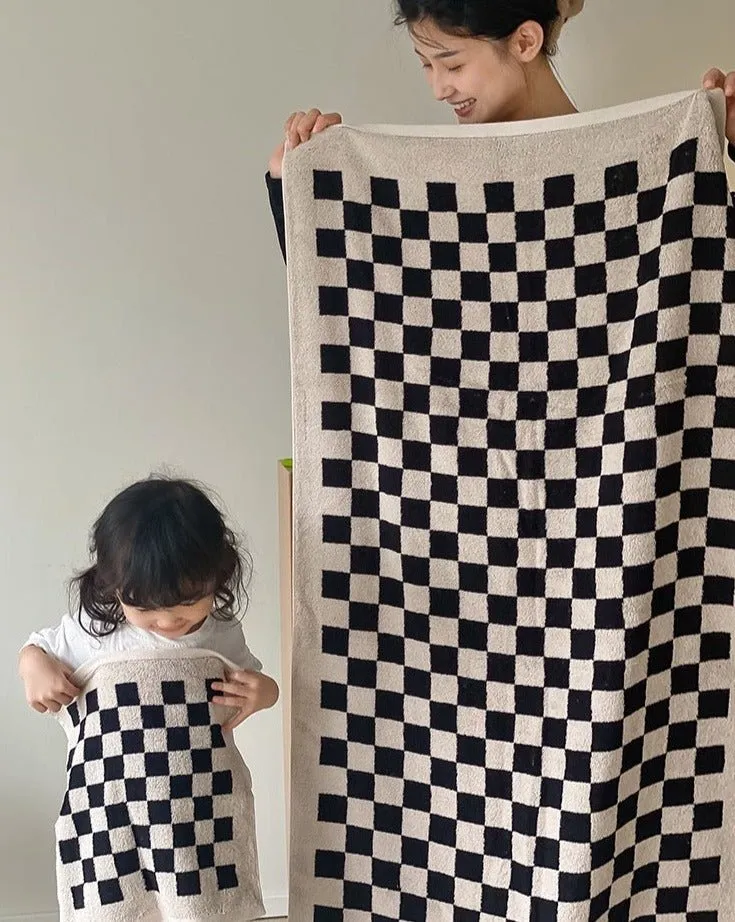 Premium Checkered Bath Towel - Long-Staple Cotton for Ultimate Softness and Absorbency