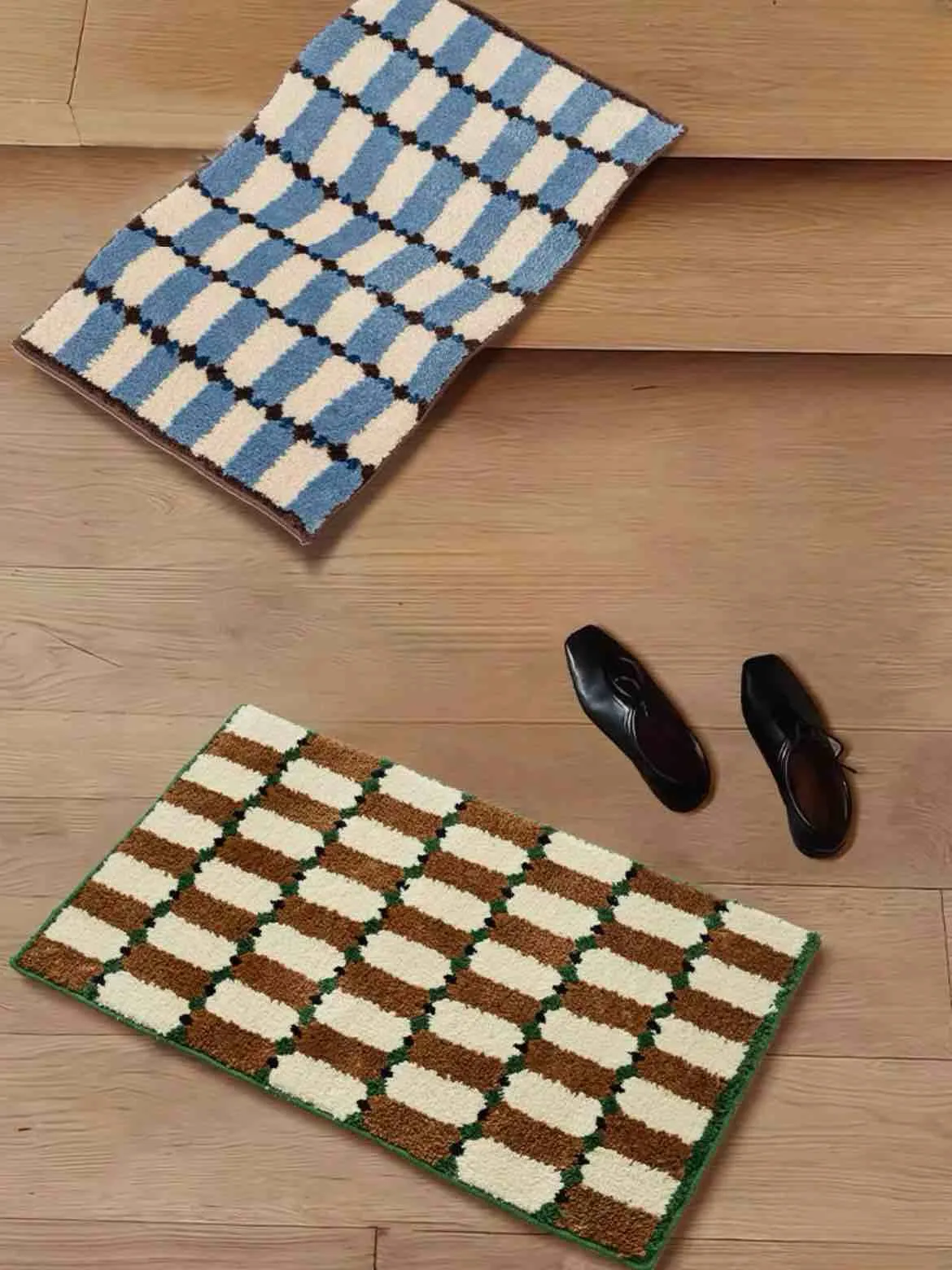 Retro Checker Bath Rug. Machine-washable. Ultra Soft & Absorbent