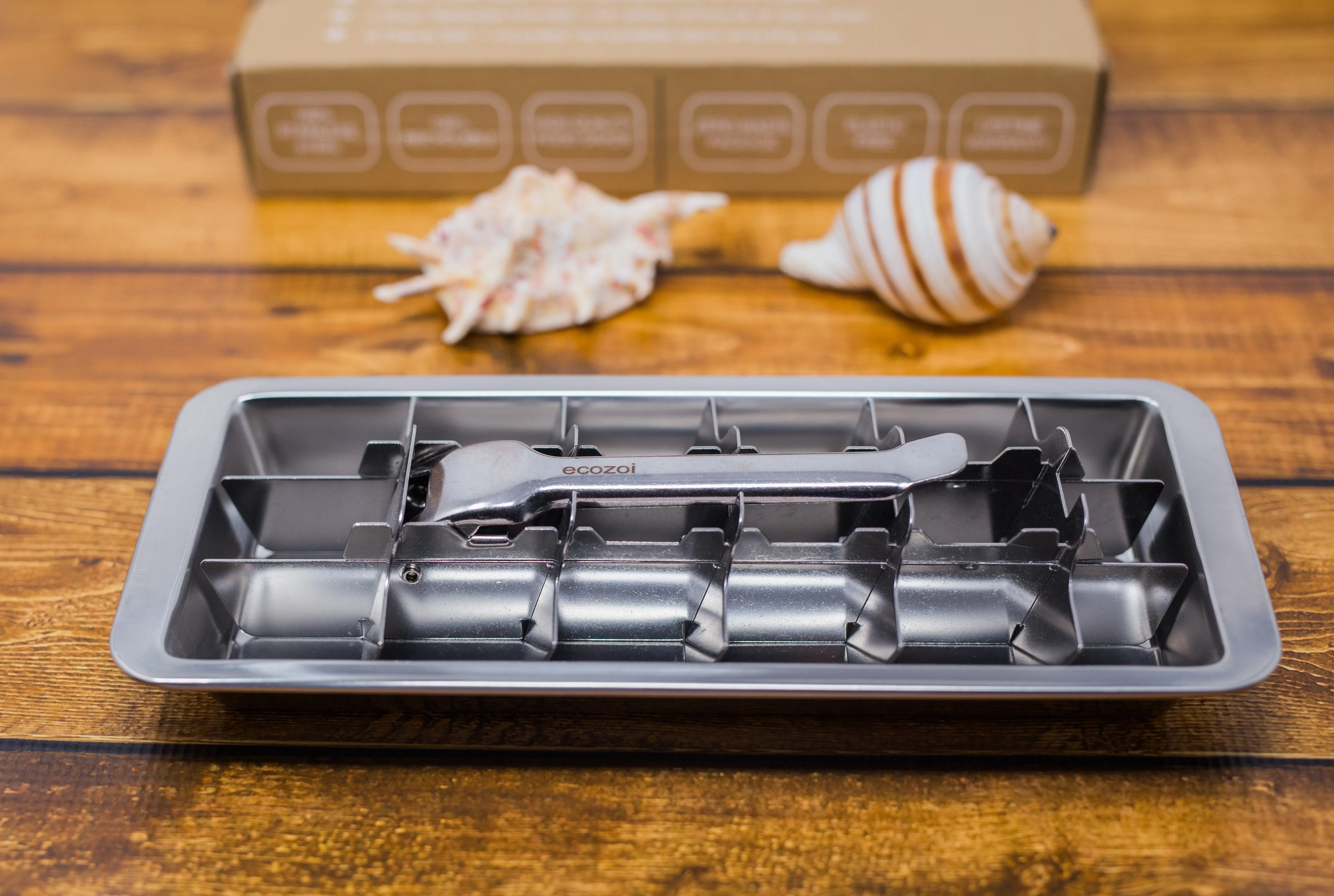 Stainless Steel Ice Cube Tray with Easy Release Handle. Vintage Design by ecozoi
