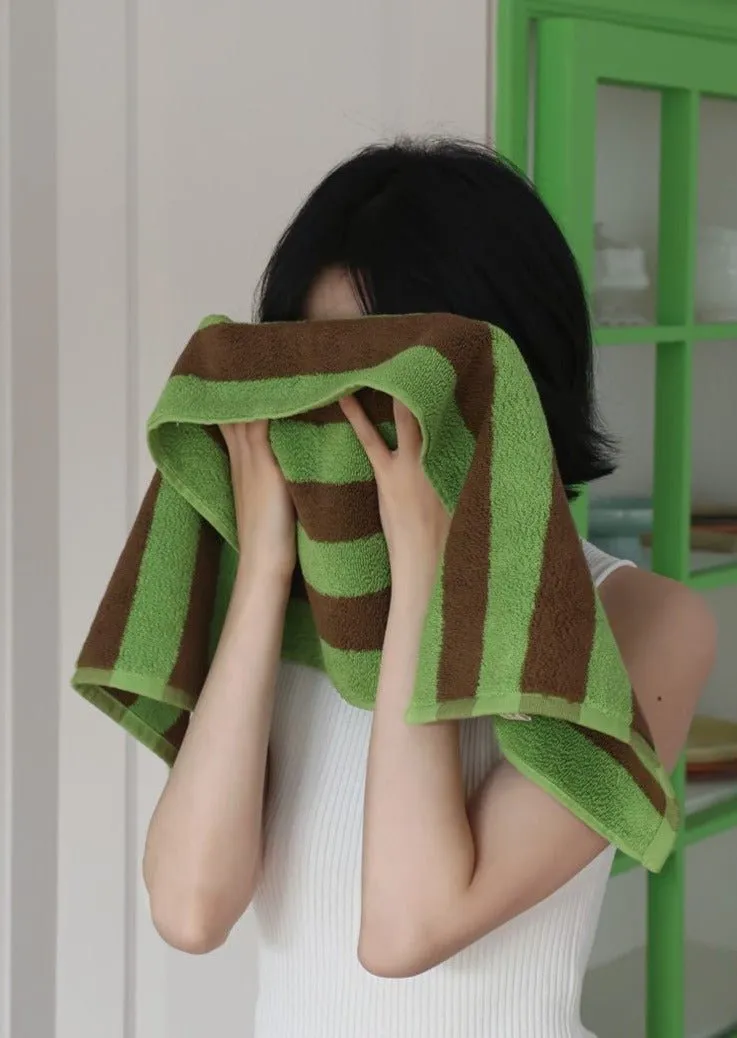 Ultra Soft Absorbent Retro Stripe Bath Towel - 100% Organic Premium Combed Cotton
