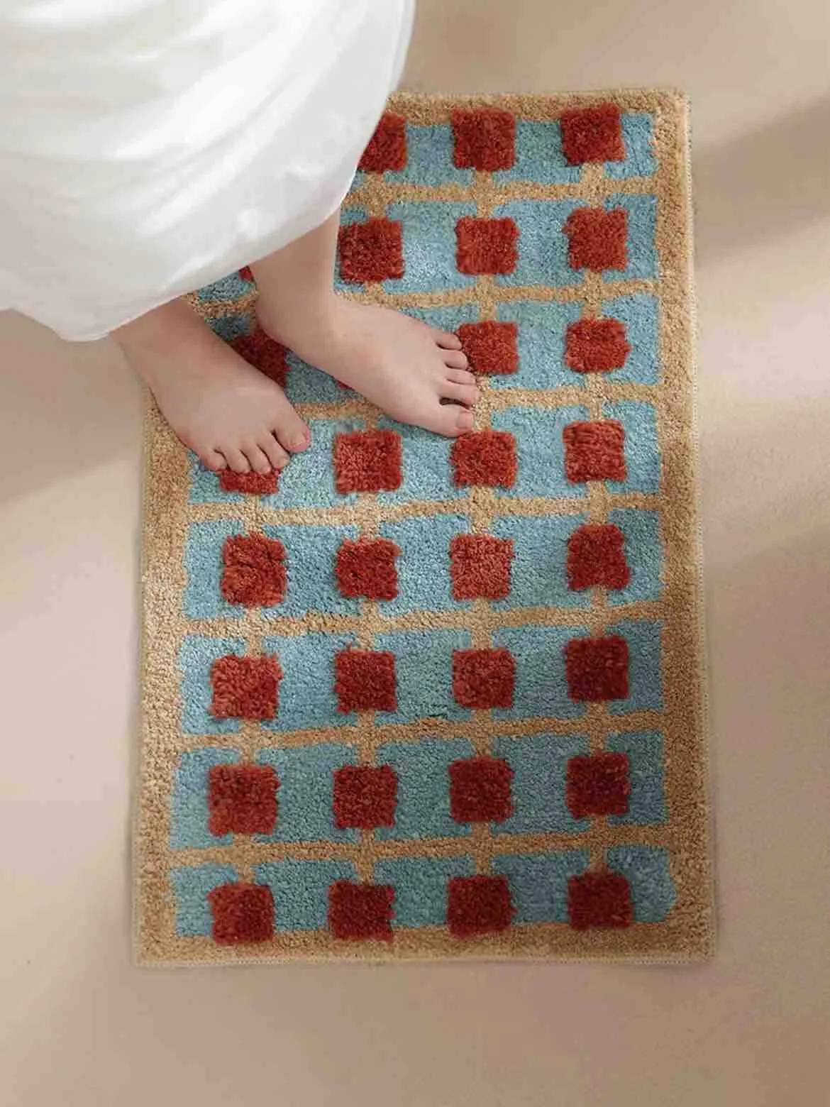 Ultra Soft Retro Bath Rug. Machine-washable. Absorbent Mat
