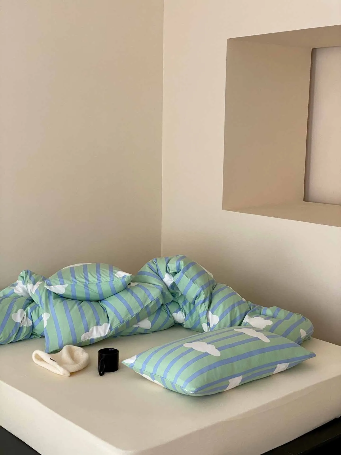 Whimsical Cute Cloud Stripe Duvet Cover Set With Pillowcases. 100% Cotton