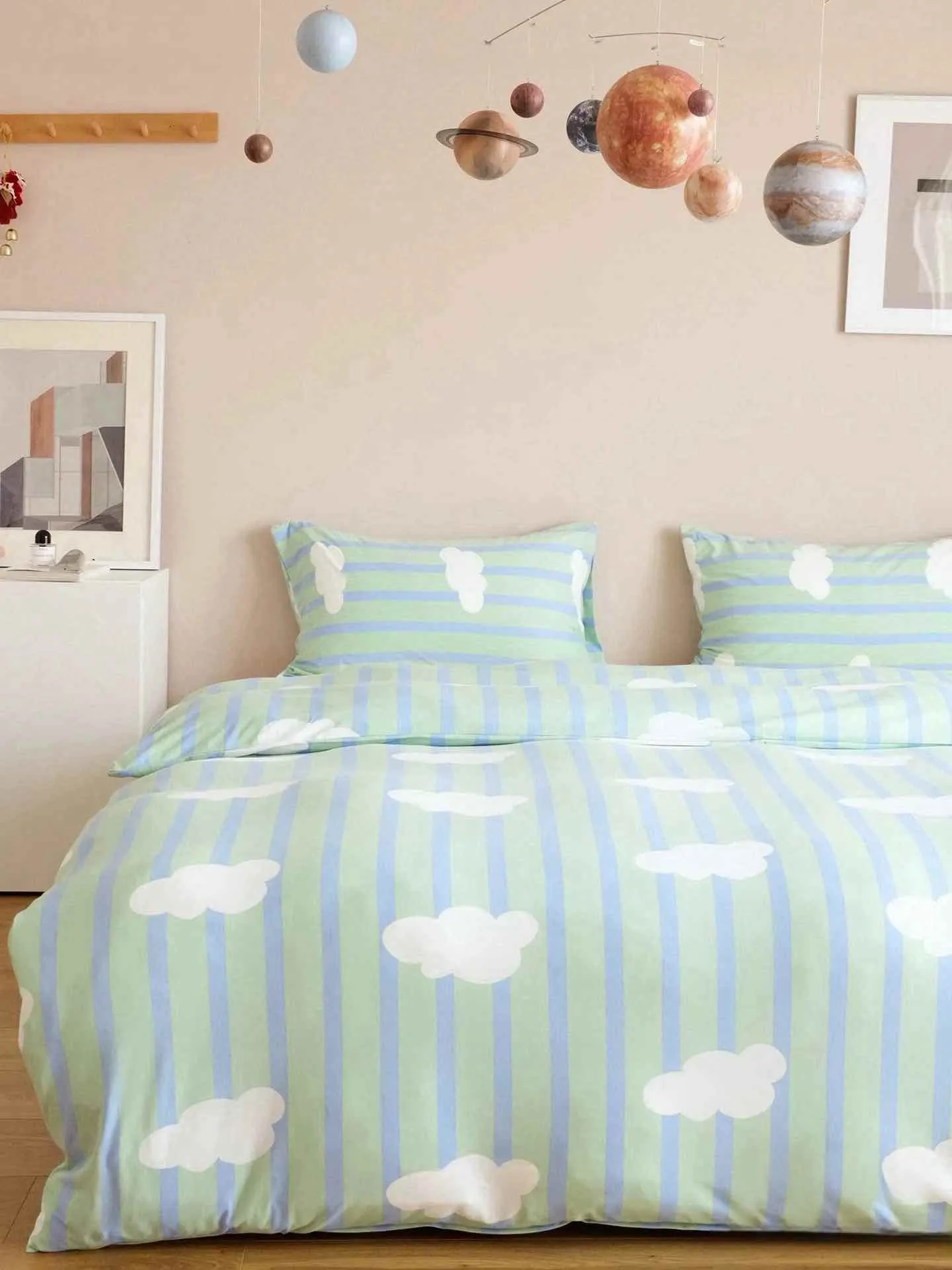 Whimsical Cute Cloud Stripe Duvet Cover Set With Pillowcases. 100% Cotton