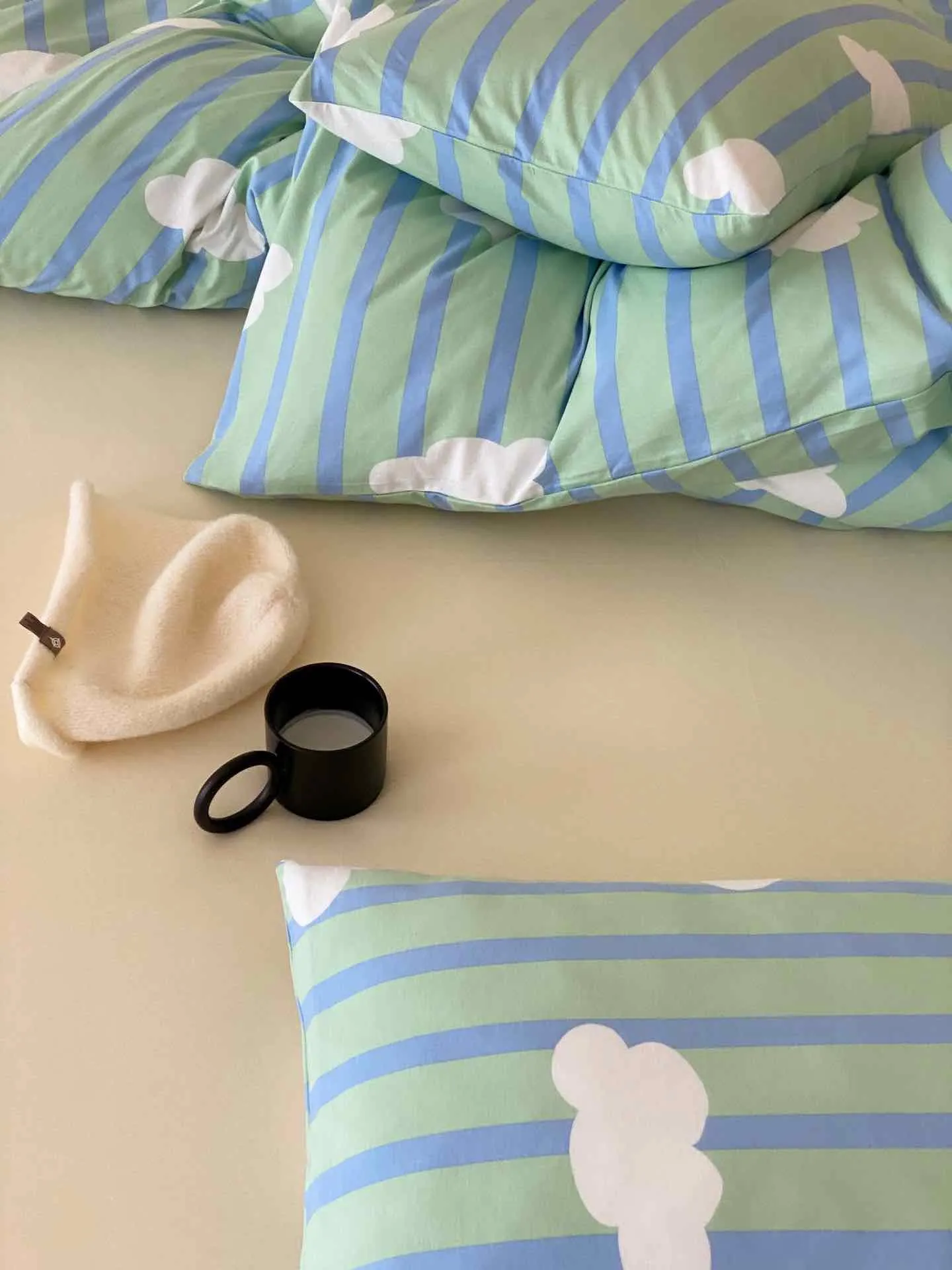 Whimsical Cute Cloud Stripe Duvet Cover Set With Pillowcases. 100% Cotton
